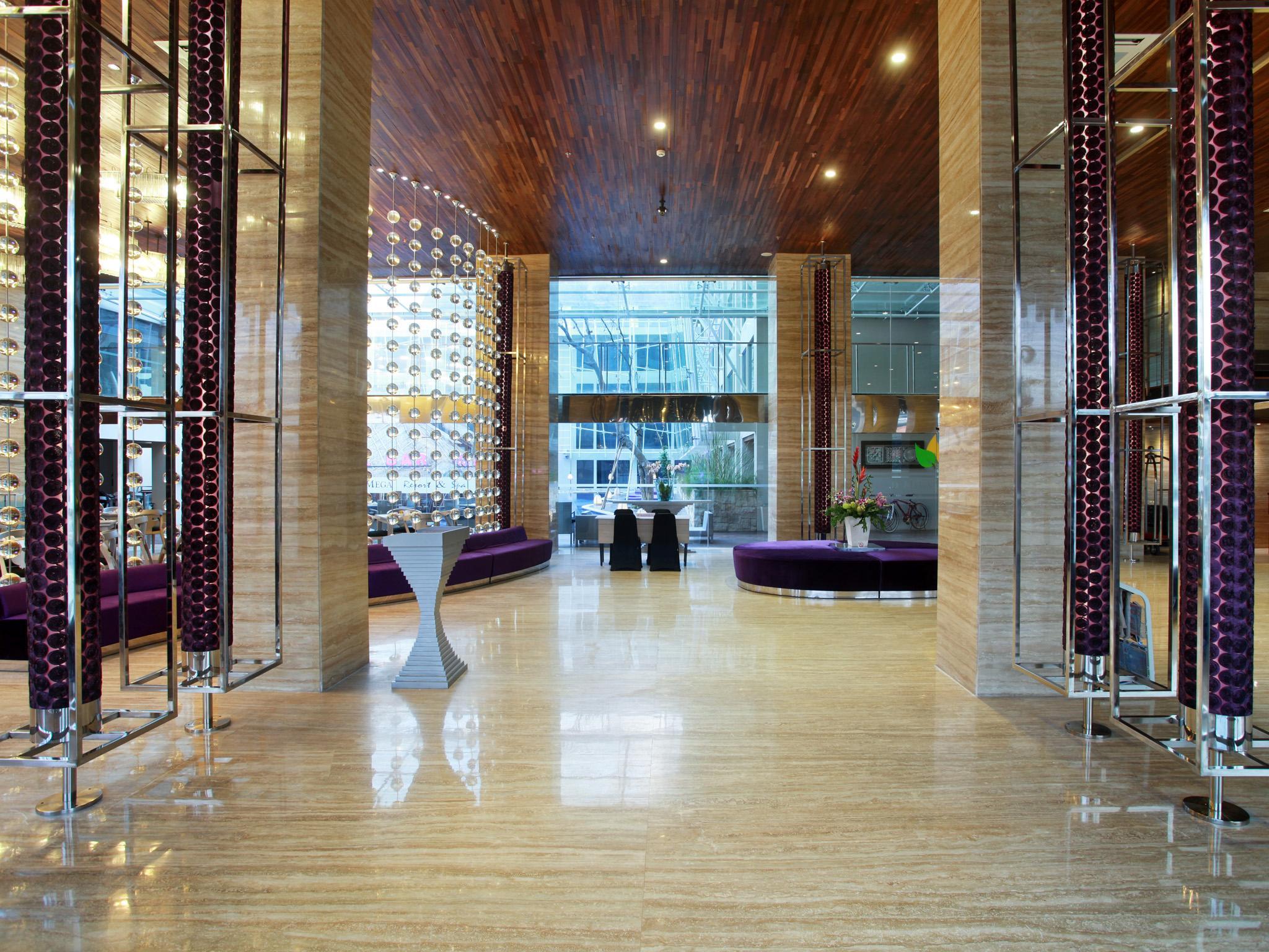 Hotel Grand Mega Resort&spa Bali 4*