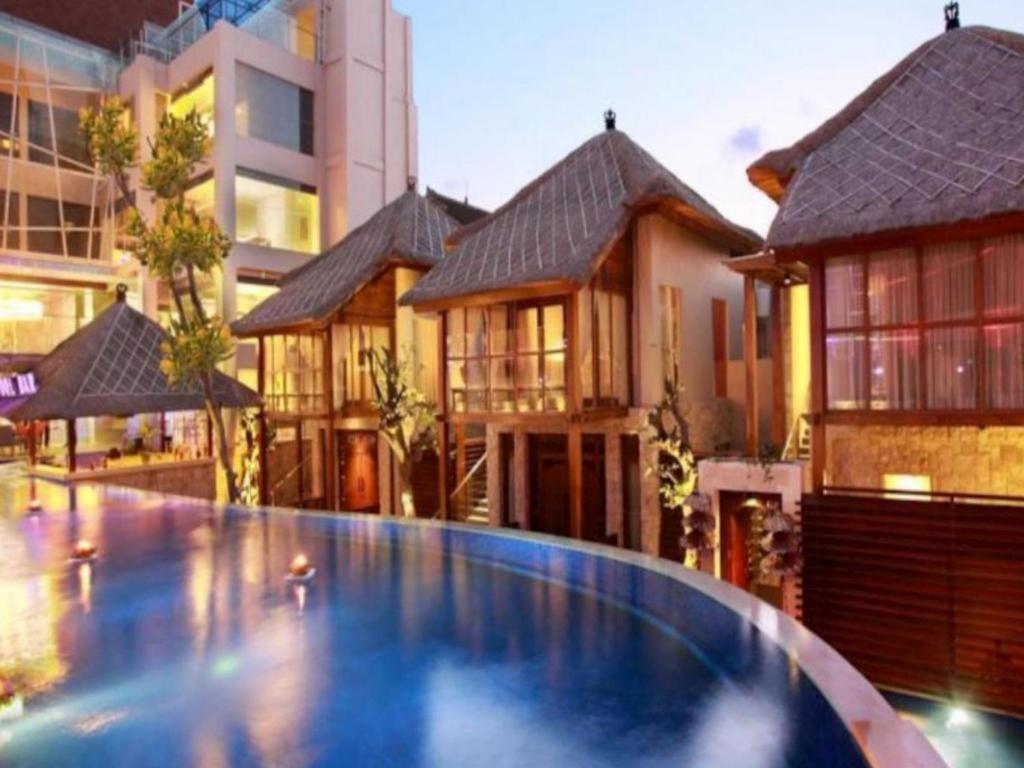 Hotel Grand Mega & Bali 4*